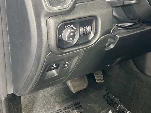 Used 2023 RAM 1500 Laramie AWD/4WD image 10
