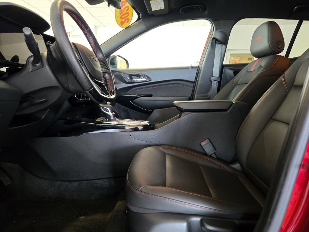 Certified 2024 Chevrolet Trax RS w/ Driver Confidence Package FWD image 21