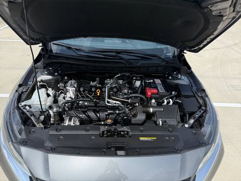 Used 2025 Nissan Altima 2.5 S FWD image 19