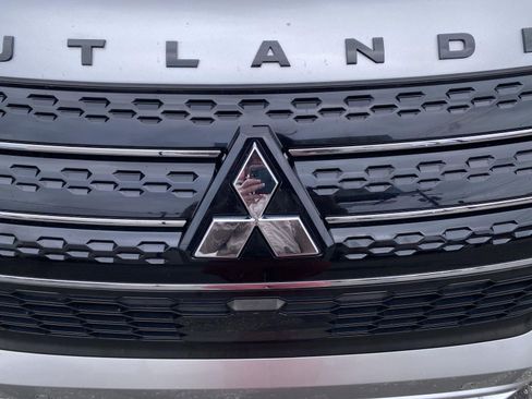 Used 2022 Mitsubishi Outlander SE image 23