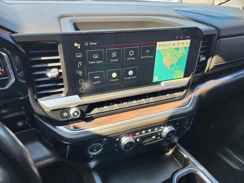 Used 2023 GMC Sierra 1500 SLT image 9