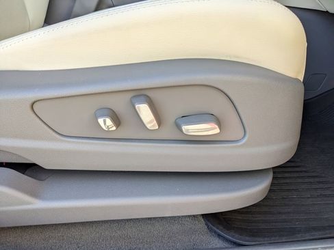 Used 2023 Cadillac XT5 Premium Luxury FWD image 55