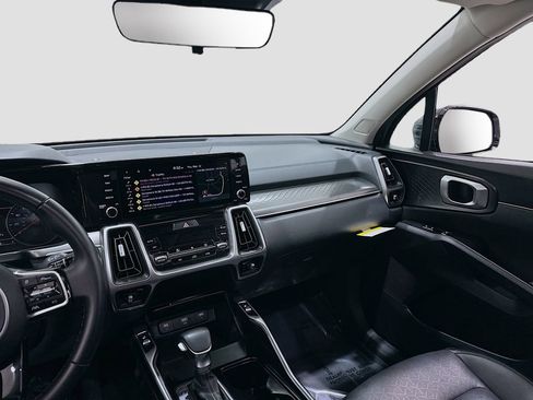 Used 2022 Kia Sorento S w/ Panoramic Sunroof Package image 24