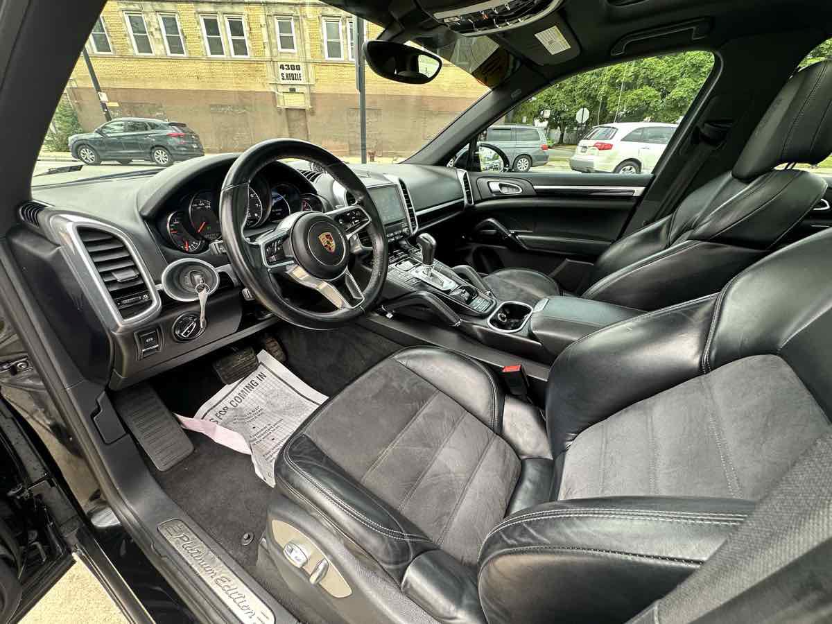 Used 2017 Porsche Cayenne AWD/4WD image 10
