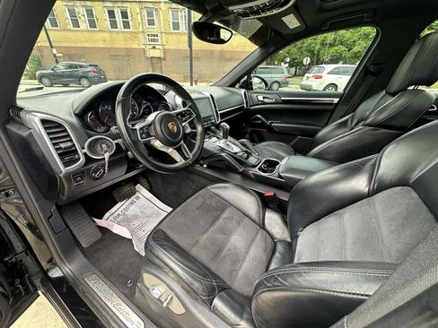 Used 2017 Porsche Cayenne AWD/4WD image 10