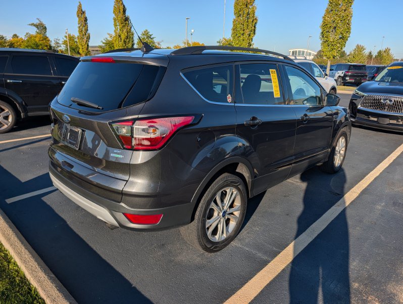 Used 2018 Ford Escape SE w/ SE Sync 3 Package FWD image 10