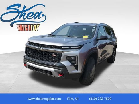 Used 2024 Chevrolet Traverse Z71 w/ LPO, Floor Liner Package AWD/4WD image 1