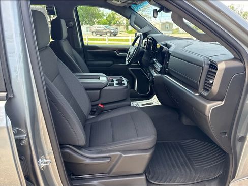 Used 2025 Chevrolet Silverado 1500 LT AWD/4WD image 19