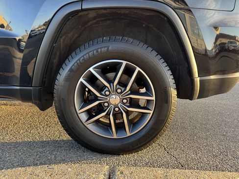 Used 2018 Jeep Grand Cherokee Limited w/ Luxury Group II AWD/4WD image 6