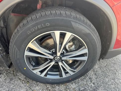 Used 2020 Nissan Rogue SV w/ Sun & Sound Touring Package AWD/4WD image 24