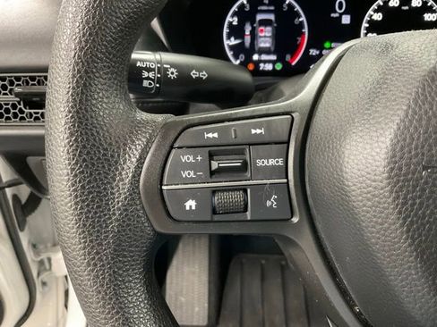 Certified 2025 Honda HR-V LX image 28
