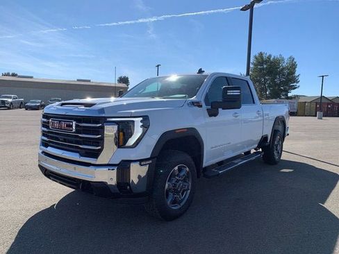 New 2026 GMC Sierra 2500 SLE w/ Max Trailering Package AWD/4WD image 2