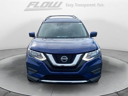 Used 2020 Nissan Rogue SV w/ Premium Package FWD image 3