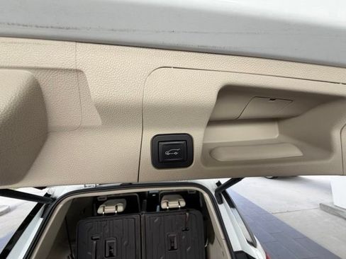 Used 2019 GMC Acadia Denali w/ Technology Package FWD image 33