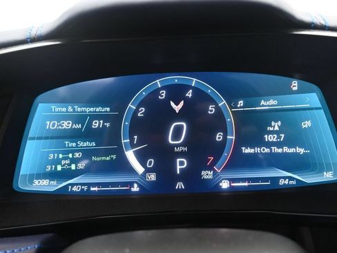 Used 2025 Chevrolet Corvette Stingray Premium Conv w/ 3LT RWD image 13
