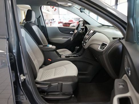 Used 2020 Chevrolet Equinox LS image 35
