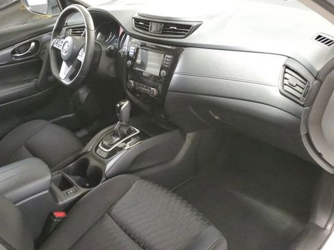 Used 2019 Nissan Rogue SV image 23