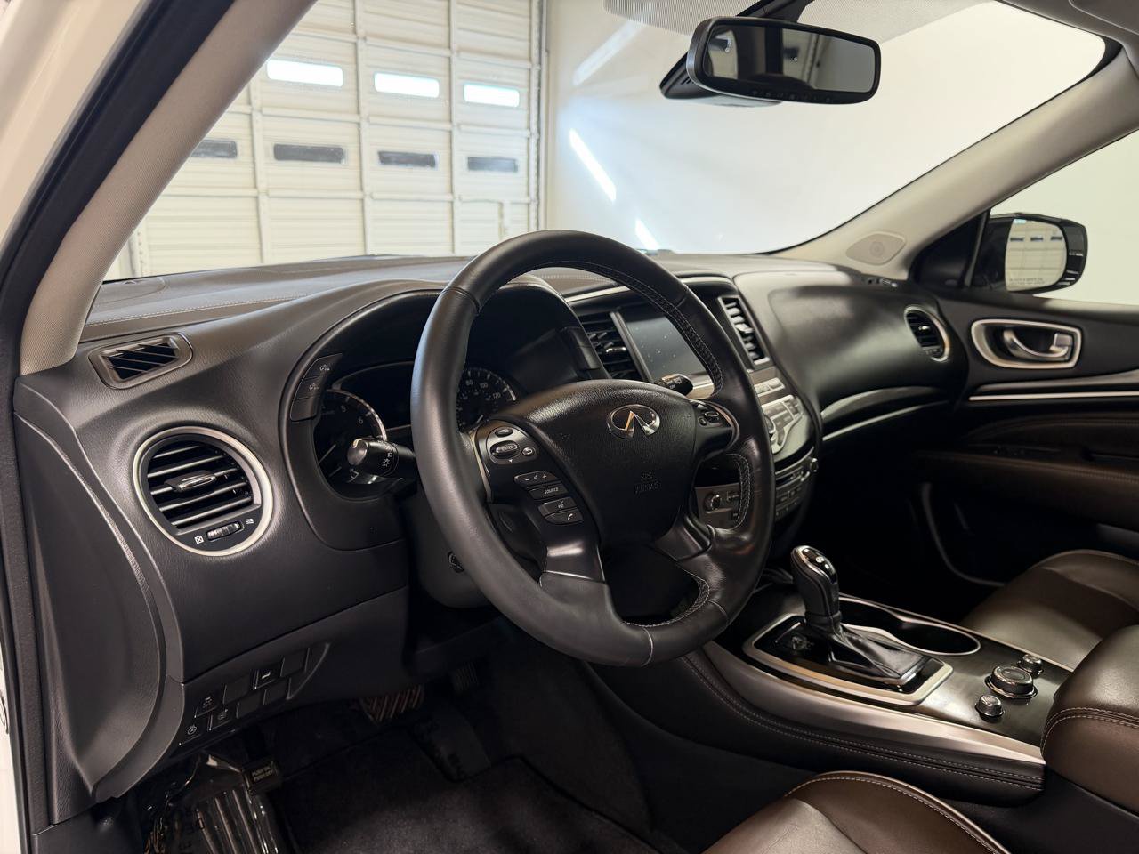 Used 2020 INFINITI QX60 Luxe w/ Essential Package FWD image 14