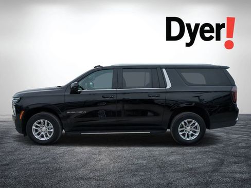Used 2025 Chevrolet Suburban LT AWD/4WD image 7