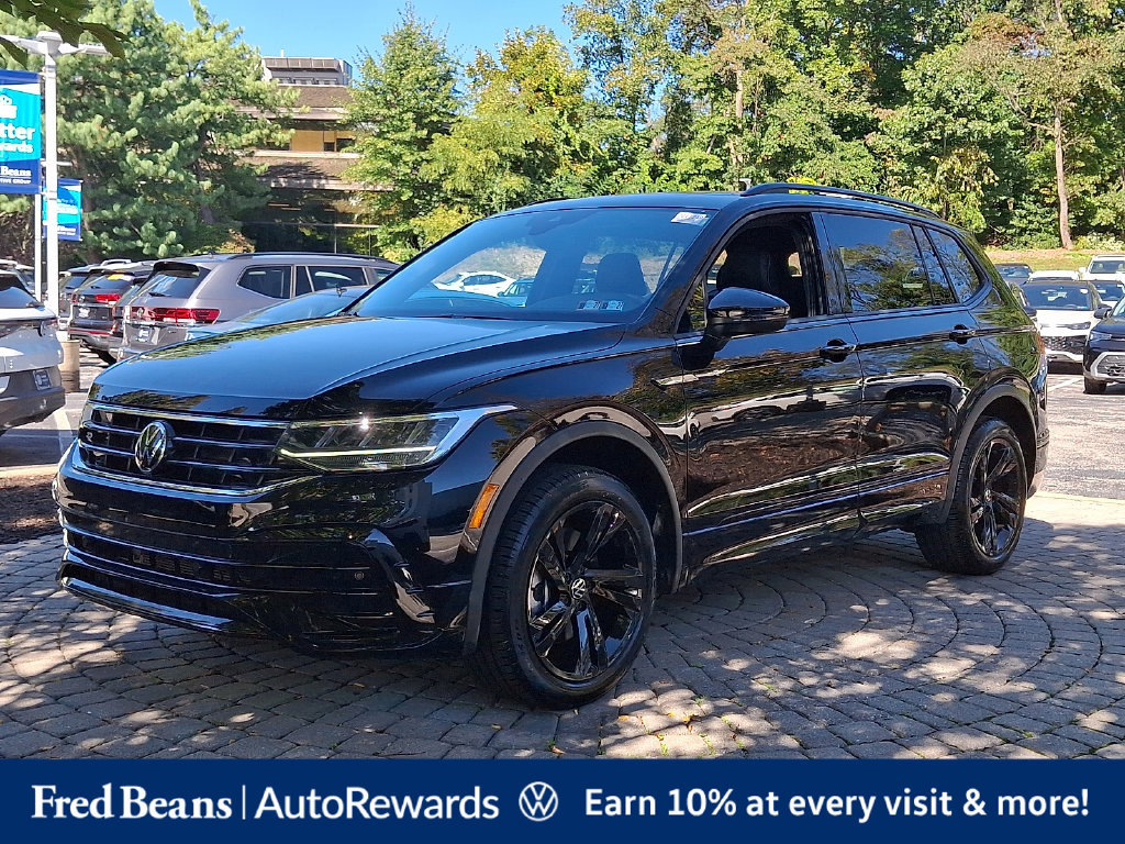 Certified 2024 Volkswagen Tiguan SE R-Line AWD/4WD image 3