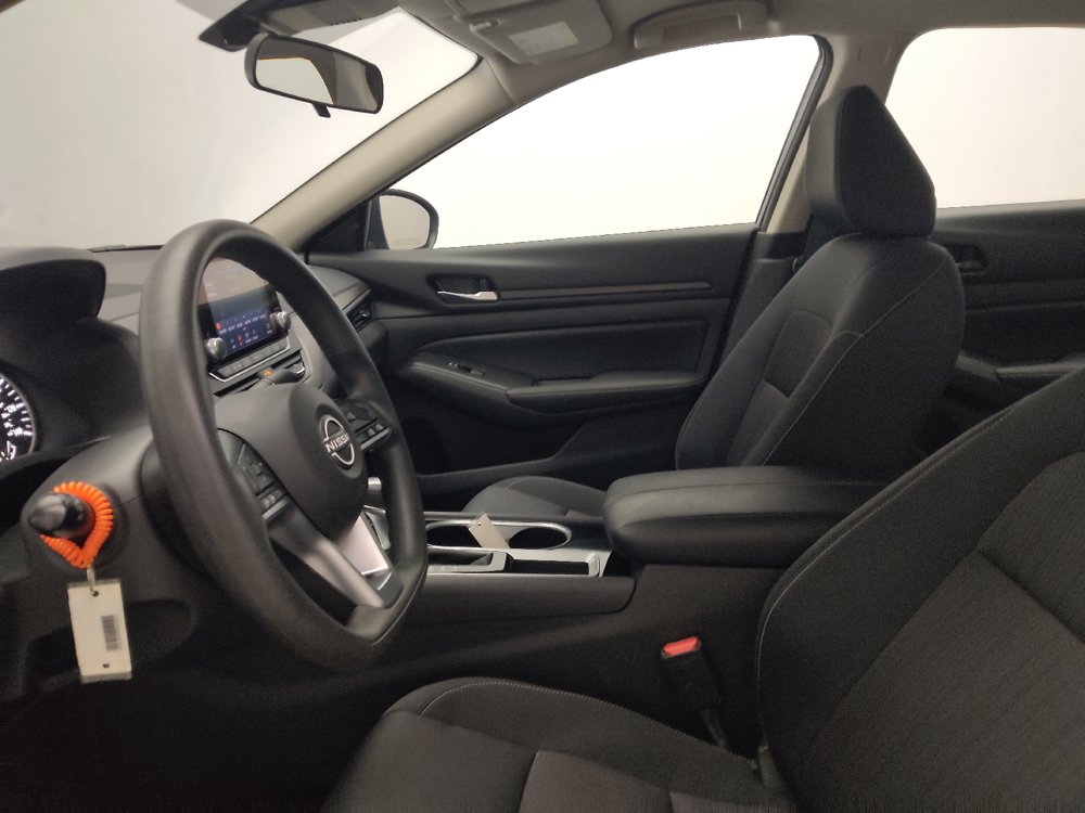 Used 2024 Nissan Altima 2.5 SV FWD image 17