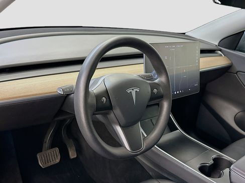 Used 2021 Tesla Model Y Long Range AWD/4WD image 18