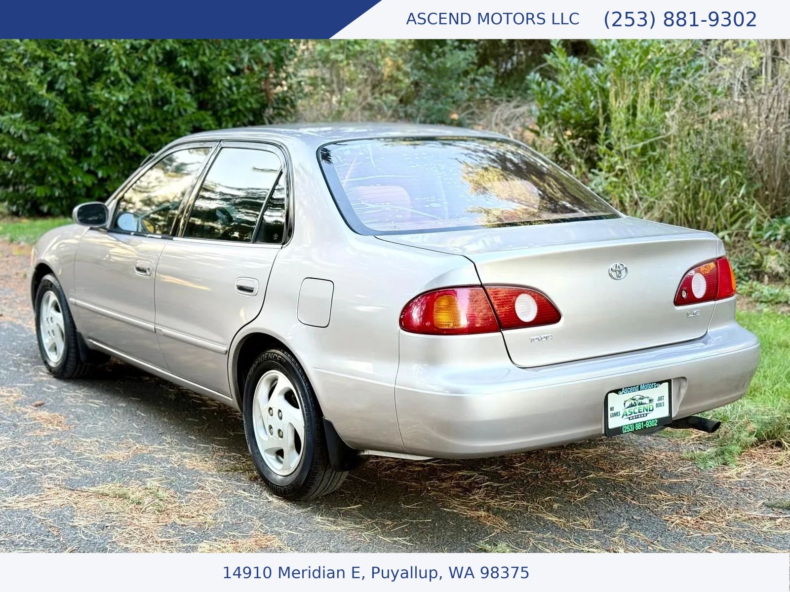 Used 2001 Toyota Corolla LE w/ Extra Value Pkg 2 FWD image 3