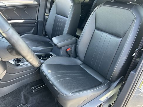 Used 2024 Volkswagen Tiguan SE R-Line FWD image 19