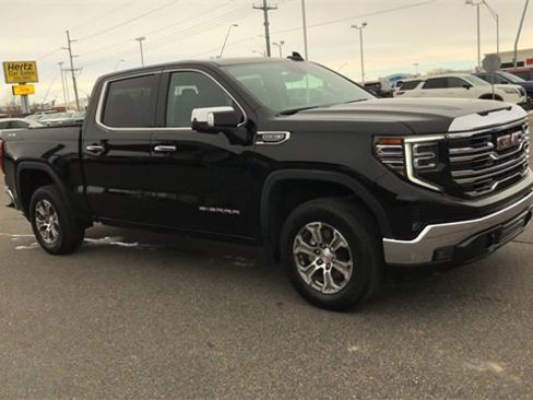 Used 2025 GMC Sierra 1500 SLT image 2