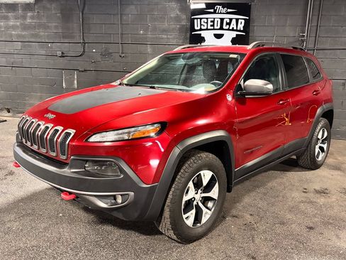 Used 2016 Jeep Cherokee Trailhawk w/ Leather Interior Group AWD/4WD image 1
