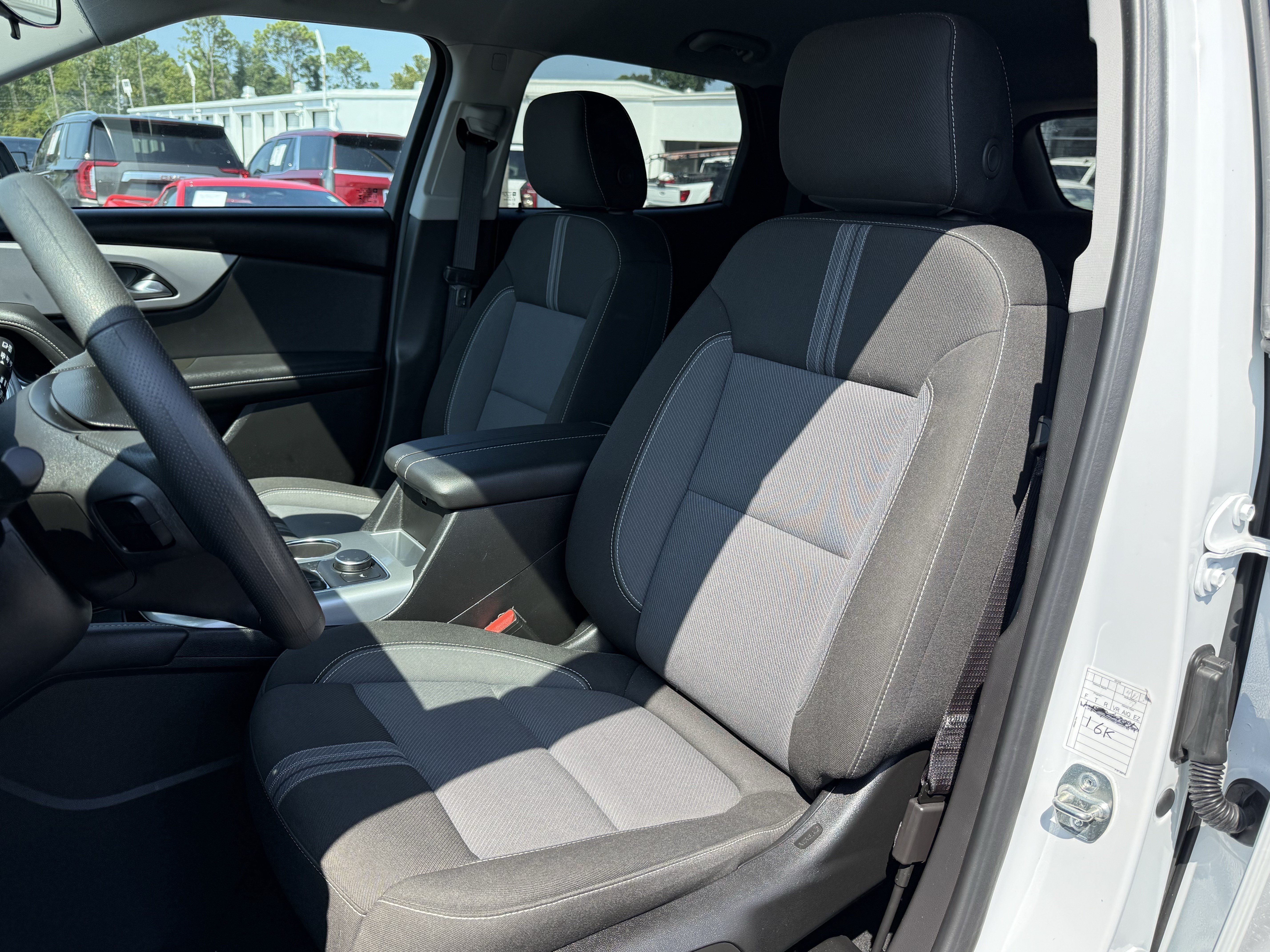 Used 2025 Chevrolet Blazer LT FWD image 15