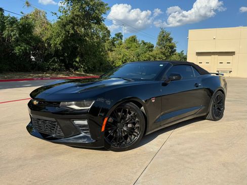 Used 2018 Chevrolet Camaro SS RWD image 2