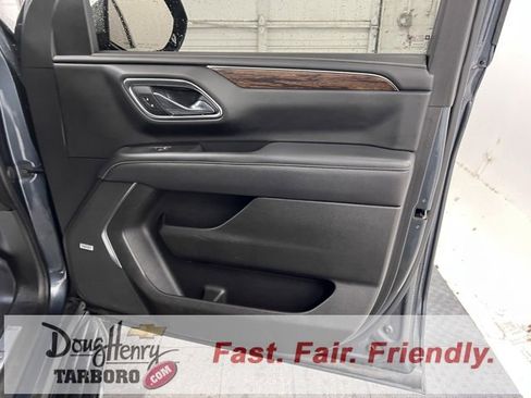 Used 2021 Chevrolet Suburban Premier w/ Premium Package image 48