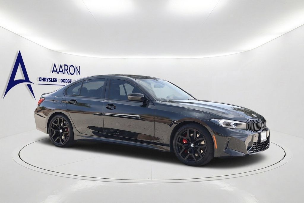 Used 2026 BMW 330i Sedan w/ M Sport Package RWD image 3