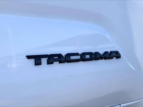 Used 2025 Toyota Tacoma TRD Sport image 10