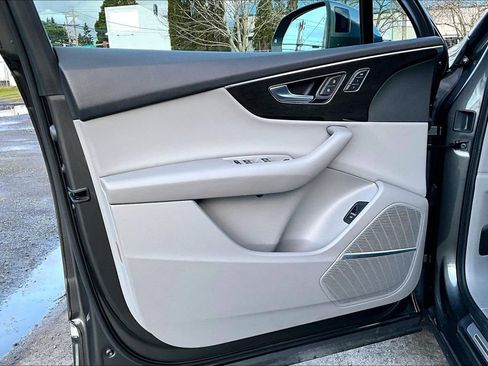 Used 2021 Audi Q7 3.0T Premium Plus w/ Premium Plus Package image 23