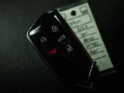 Used 2024 Volkswagen Atlas SE image 25