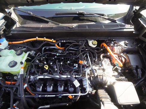 Used 2022 Ford Maverick Lariat w/ Lariat Luxury Package FWD image 12