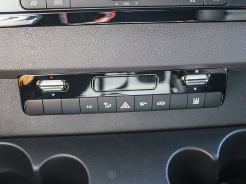 New 2024 Mercedes-Benz eSprinter 170 Cargo image 19