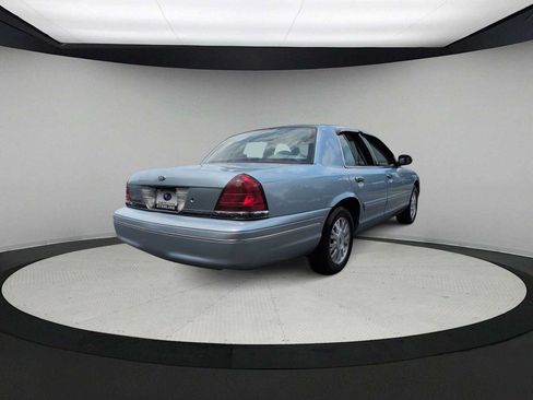 Used 2003 Ford Crown Victoria LX RWD image 8