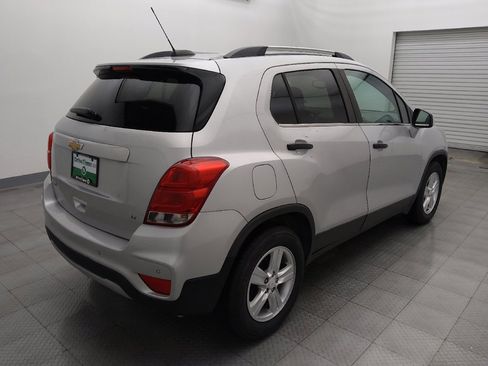 Used 2017 Chevrolet Trax LT w/ Driver Confidence Package image 9