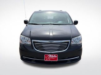 Used 2016 Chrysler Town & Country Touring FWD video 2