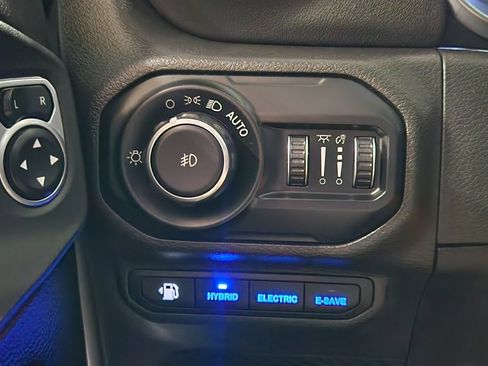 Used 2021 Jeep Wrangler Unlimited Rubicon 4xe w/ Cold Weather Group AWD/4WD image 33