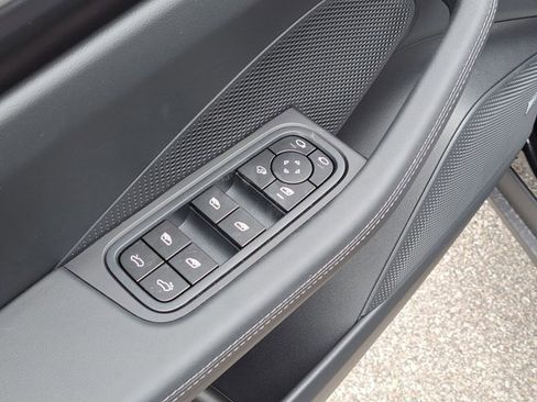 New 2026 Porsche Macan Electric image 26