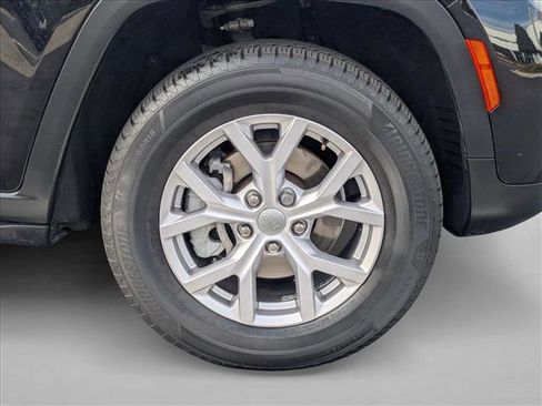 Used 2022 Jeep Grand Cherokee Limited image 21