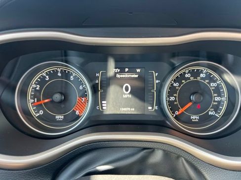 Used 2015 Jeep Cherokee Latitude w/ Comfort/Convenience Group AWD/4WD image 23