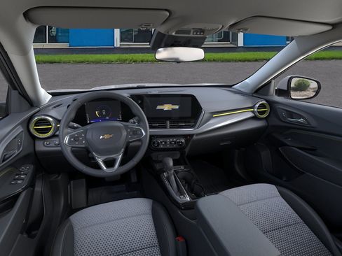 New 2025 Chevrolet Trax LT w/ Driver Confidence Package image 15