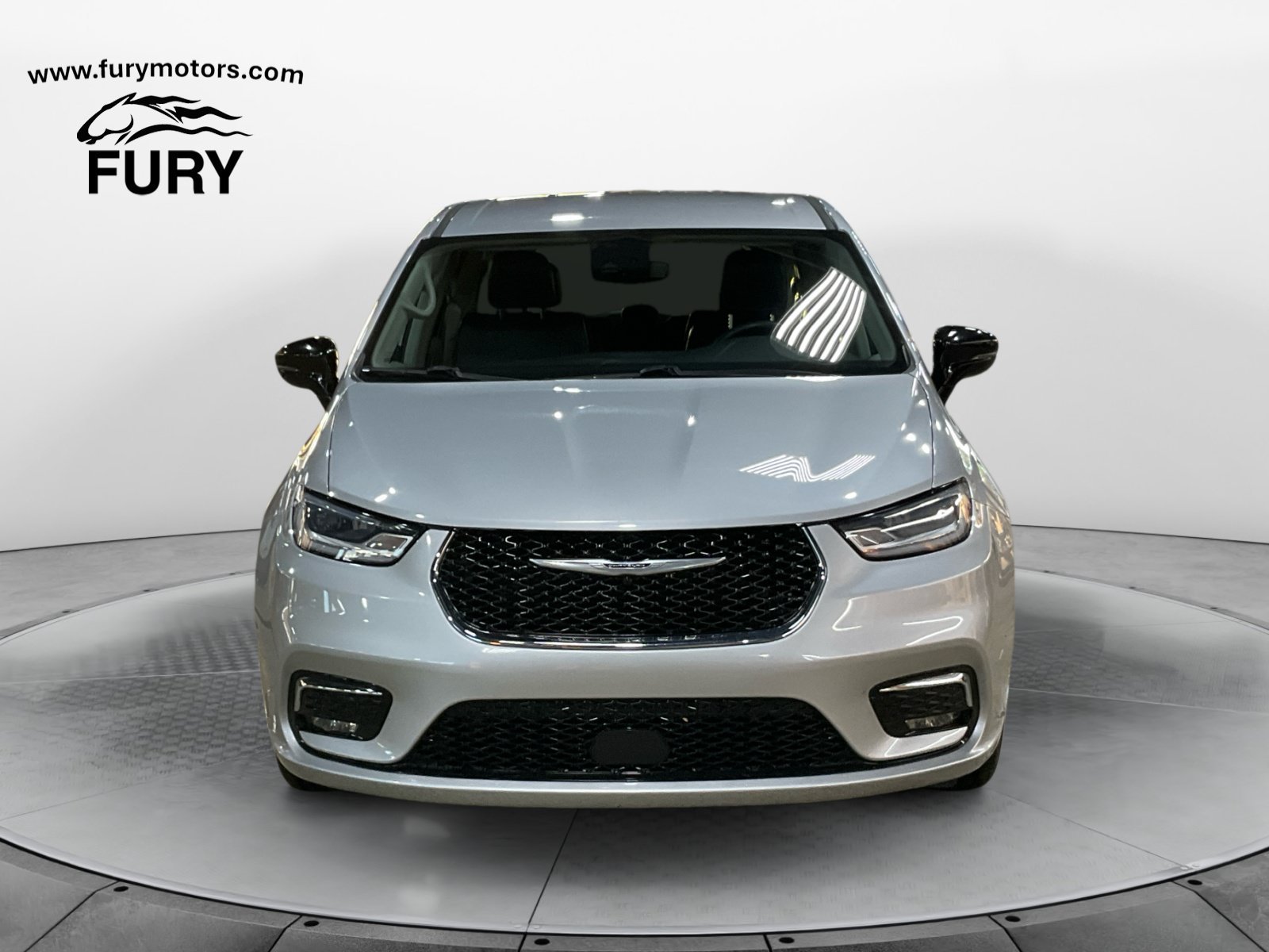 Used 2024 Chrysler Pacifica Touring-L FWD image 9