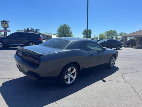 Used 2018 Dodge Challenger SXT image 6