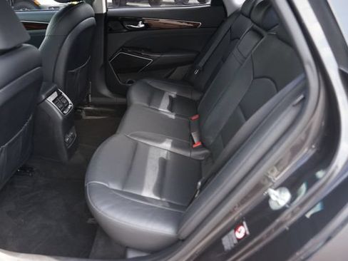 Used 2019 Kia Cadenza Technology FWD image 13